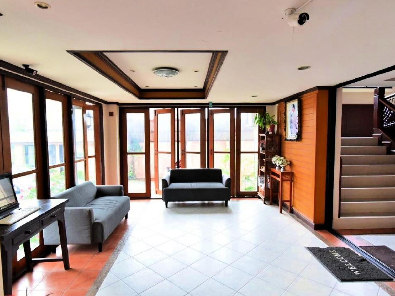 Narawan Hotel, HHQ Extérieur photo