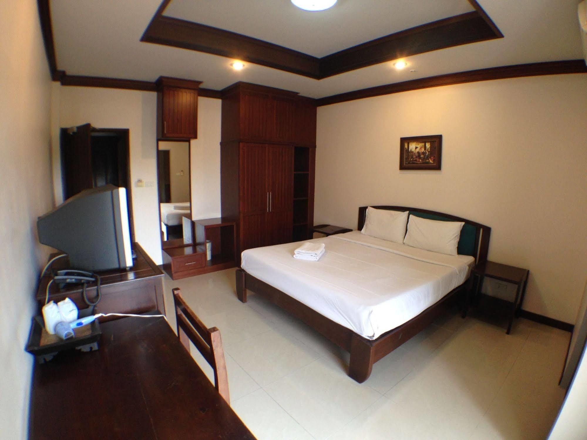 Narawan Hotel, HHQ Extérieur photo