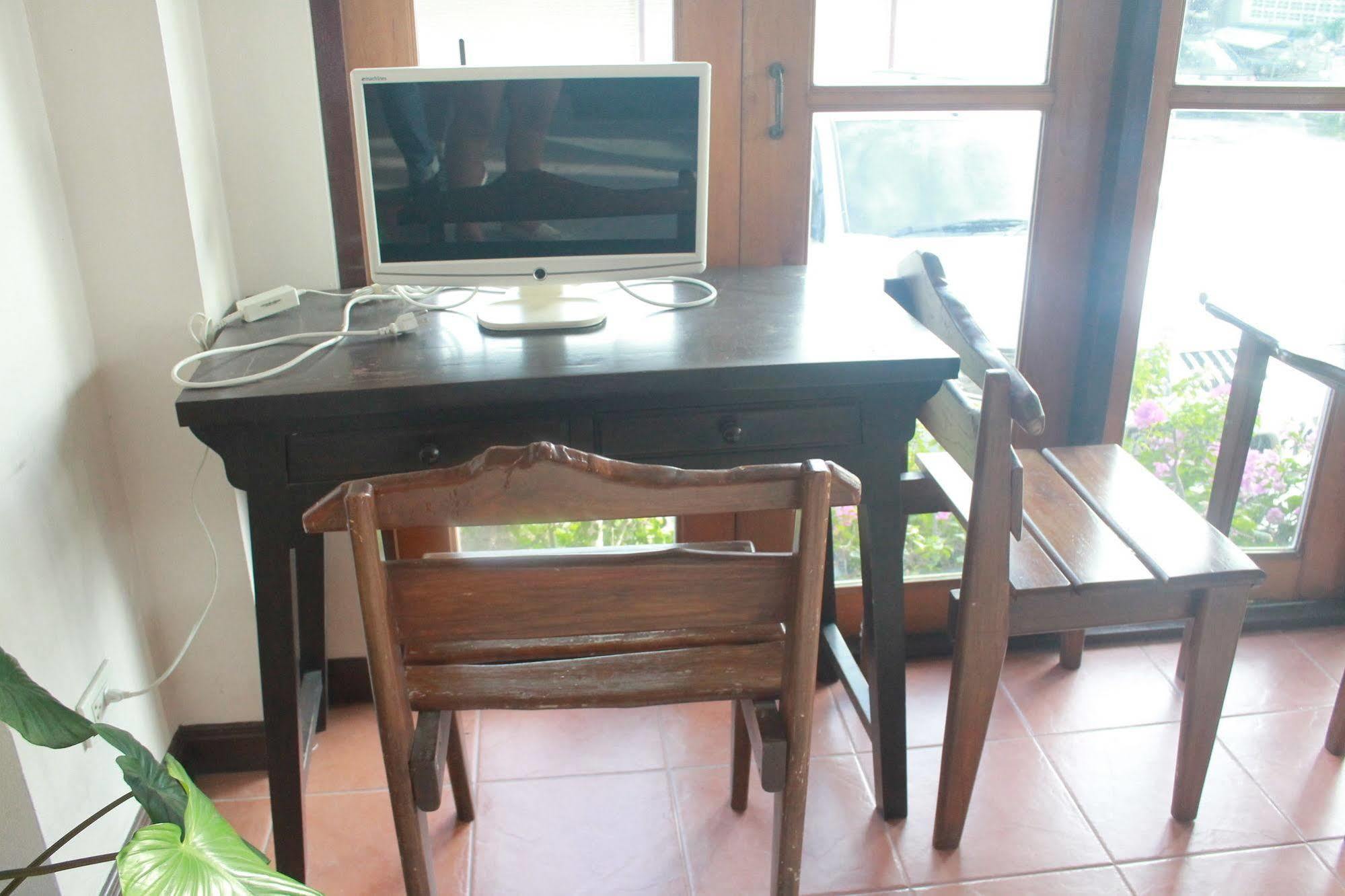 Narawan Hotel, HHQ Extérieur photo